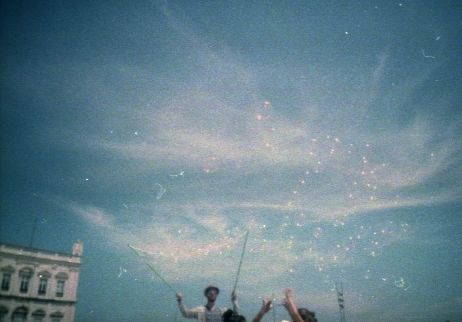 é preciso (re)encantar o mundo