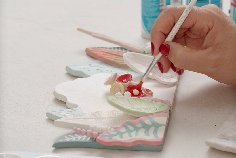 Illustration of ceramics with pigments