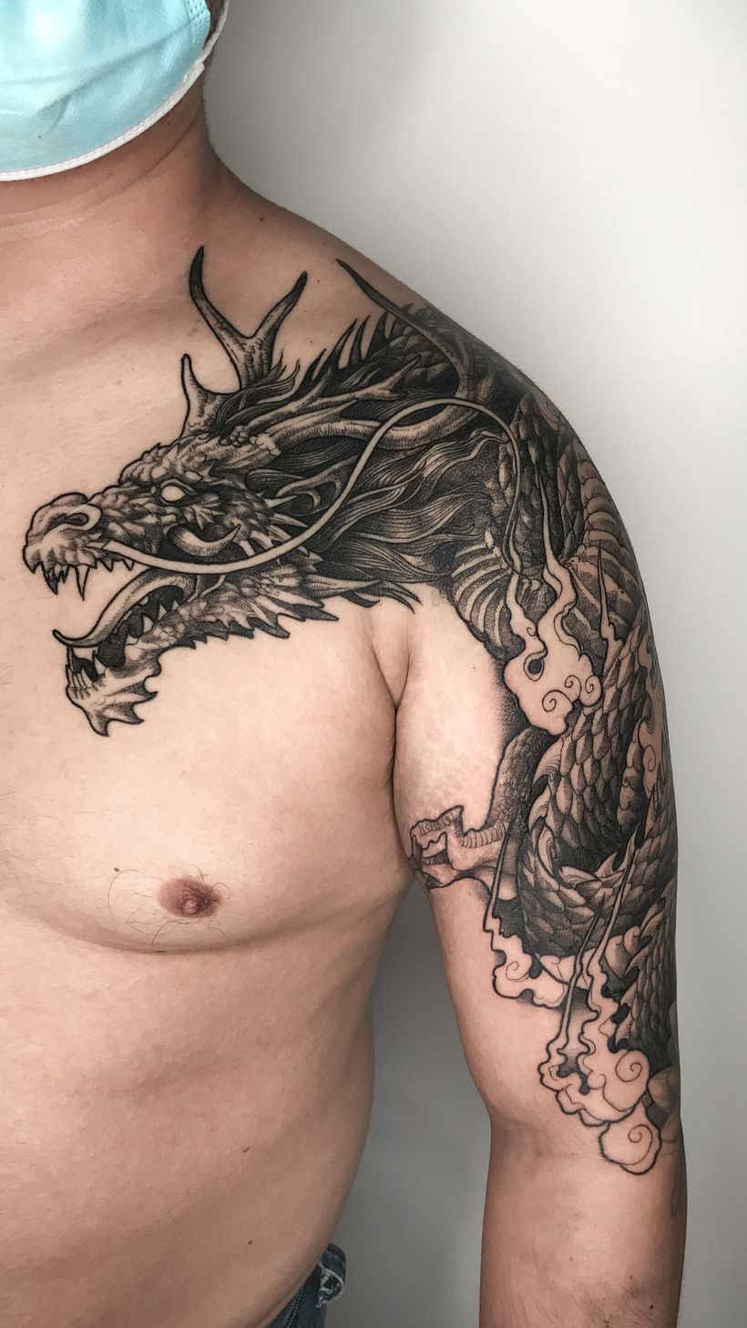 Tatuajes de dragones y serpientes | Domestika, image size:820x1458