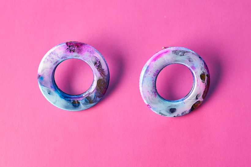 Sky circle stud earrings, made with alcohol ink. 