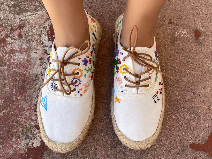 Zapatillas bordadas 0
