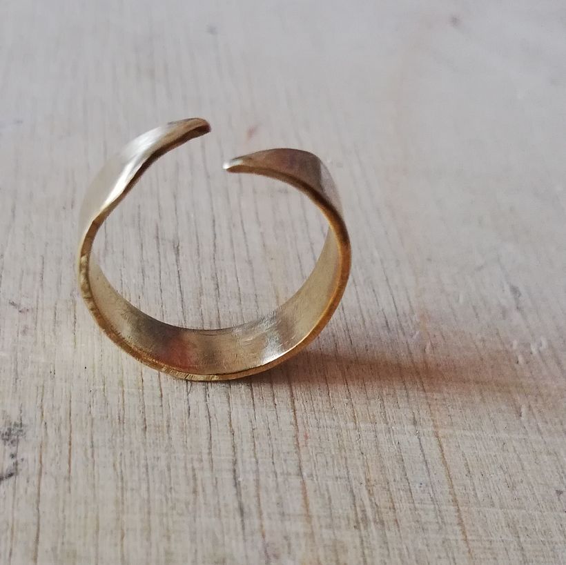 Anillo abierto de falange.