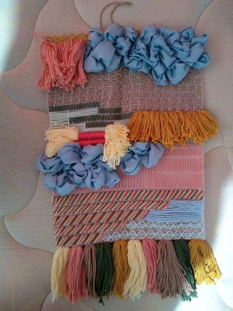 No lugar do tecido para a base, usei uma tela garça.