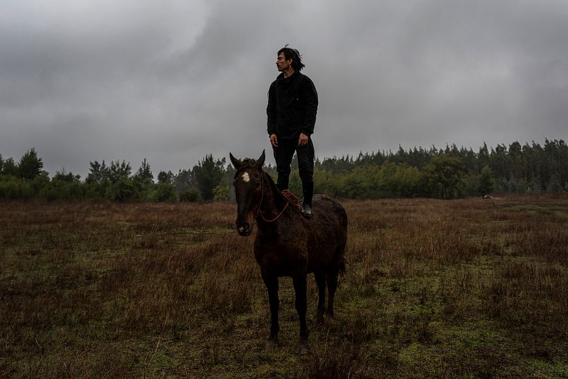 La eternidad del mañana de Cristóbal Olivares cuenta la violencia contra los mapuches en Chile. 