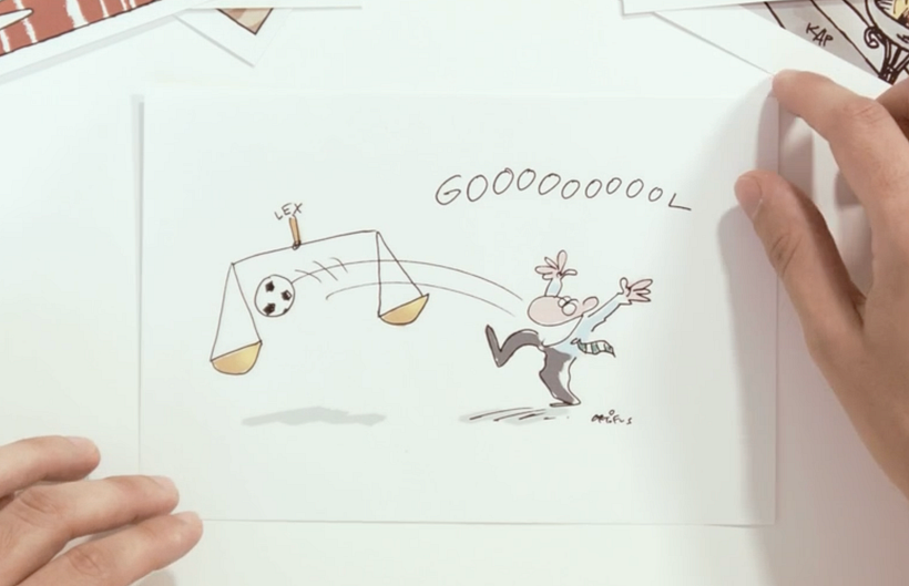 Raúl Salazar adds humorous captions to his strips in his lesson.