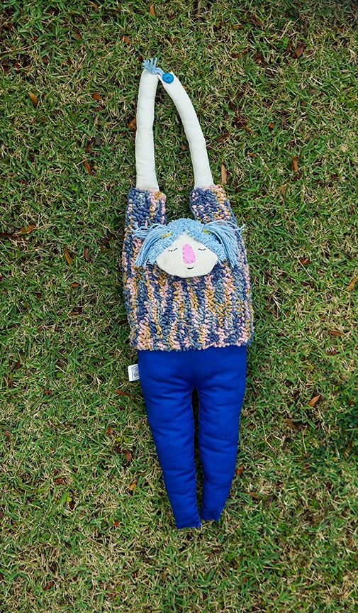 Lulú, the hugger 7
