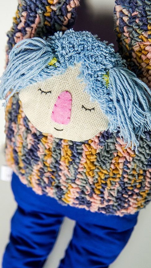 Lulú, the hugger 10