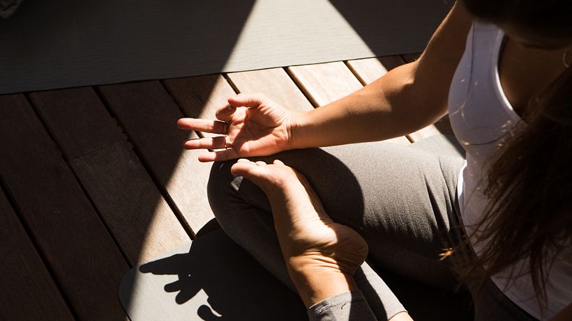 Saca fotos al mediodía para conseguir sombras más marcadas y oscuras