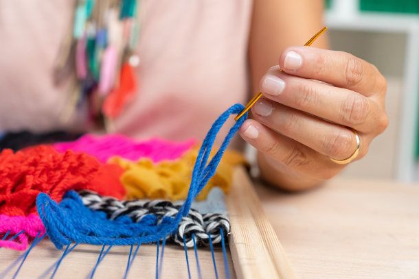 Diana Cunha explains the basic concepts for choosing tapestry yarns.