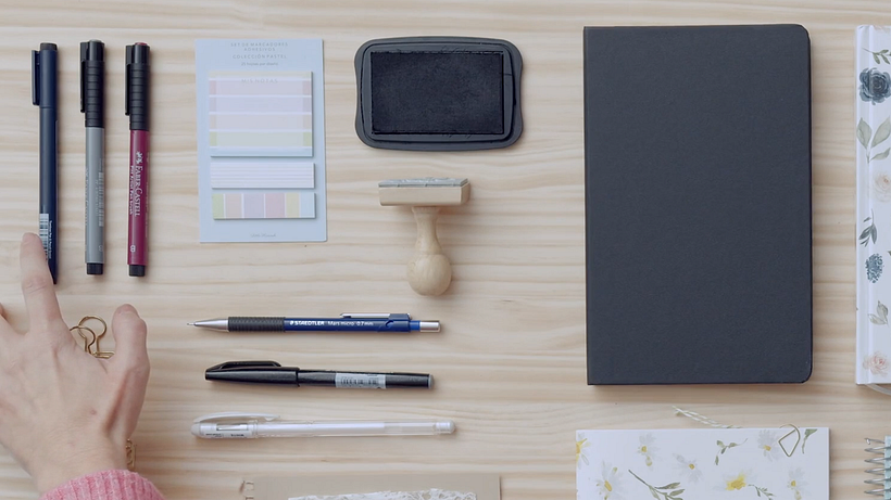 Los lápices de ojos con punta 0,1 o 0,5 son excelentes para crear pequeños detalles