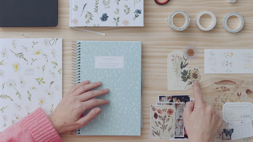 Las pegatinas son una excelente opción, con tamaños, colores, diseños y formas variadas