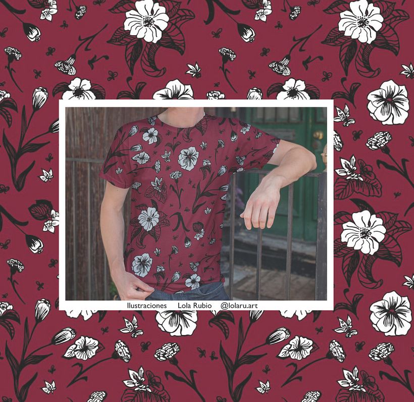 Estampado floral color tinto con flores blancas aplicado a camiseta. 