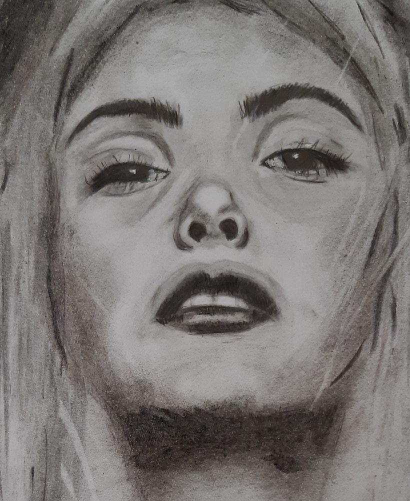 Portrait artistique au fusain 