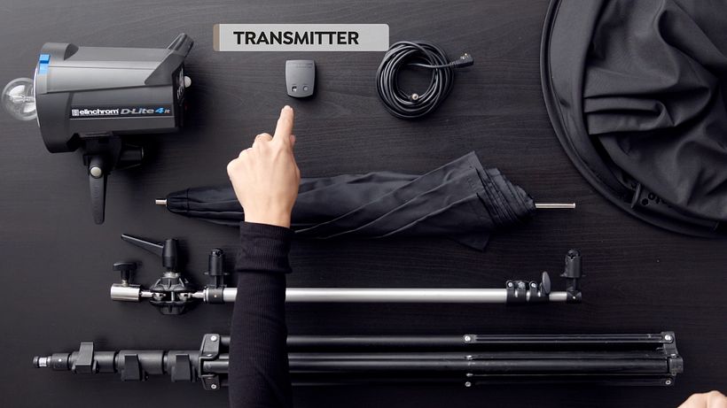 A wireless transmitter allows you to synchronise your shutter with the flash.
