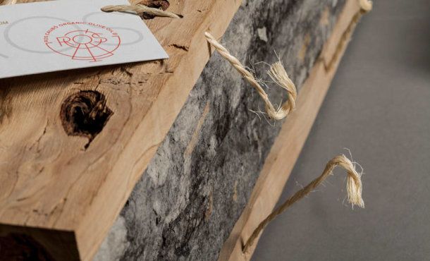 Detail from the organic Ros Caubó olive oil packaging.