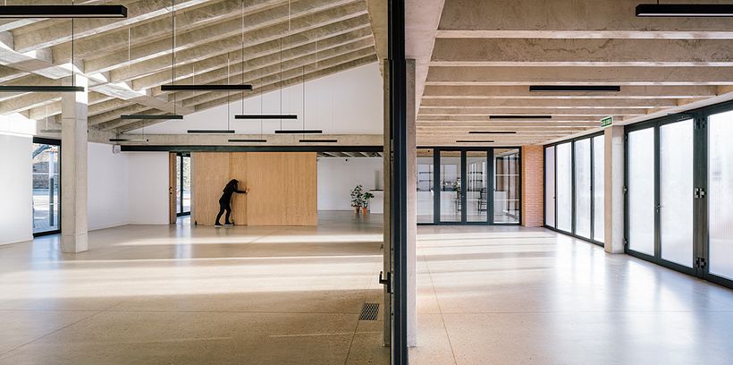 "Teleclub con colchones térmicos".  Subliminal (Miguel de Guzman + Rocío Romero).