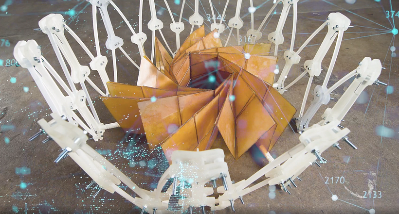 A sofisticada matemática envolvida nessas dobraduras permitiria criar objetos ao mesmo tempo volumosos e compactos