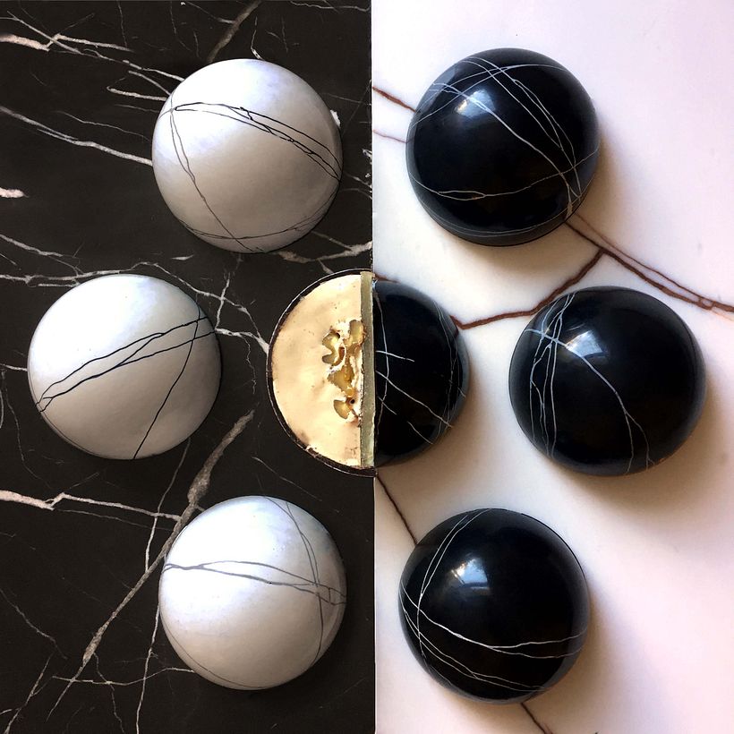 Marbled coffee and walnut dome