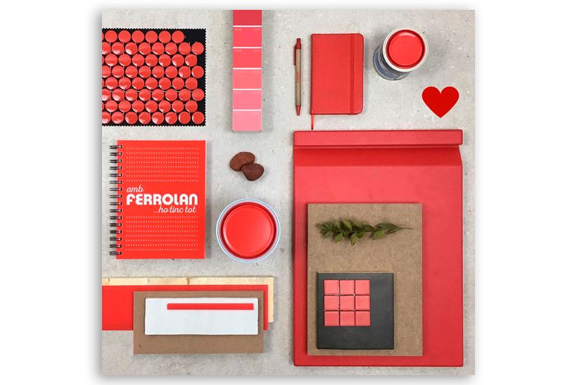 Libretas, bolígrafos como merchandising para nuestros clientes...