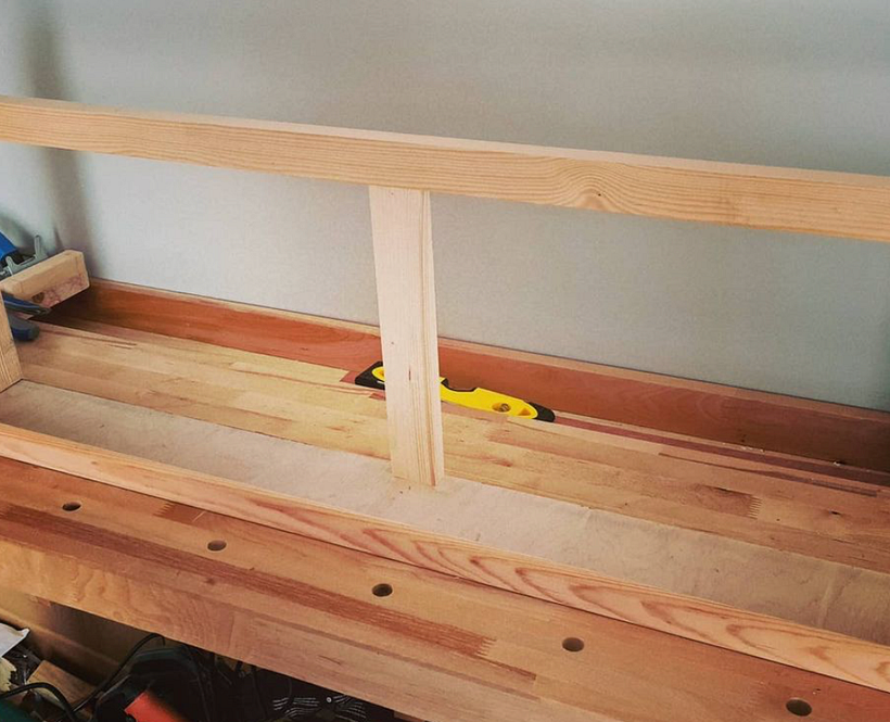 Central support and front lip.