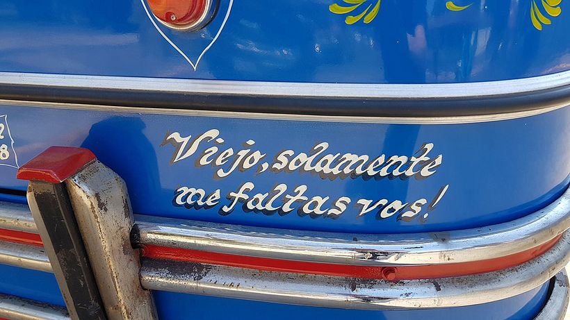 Dedicatoria en un autobús de Buenos Aires.