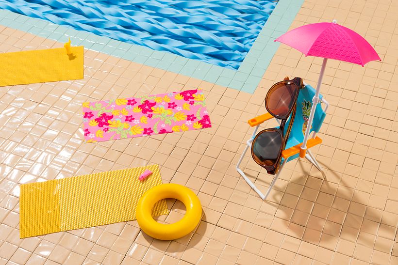 Tens Poolside campaign 3