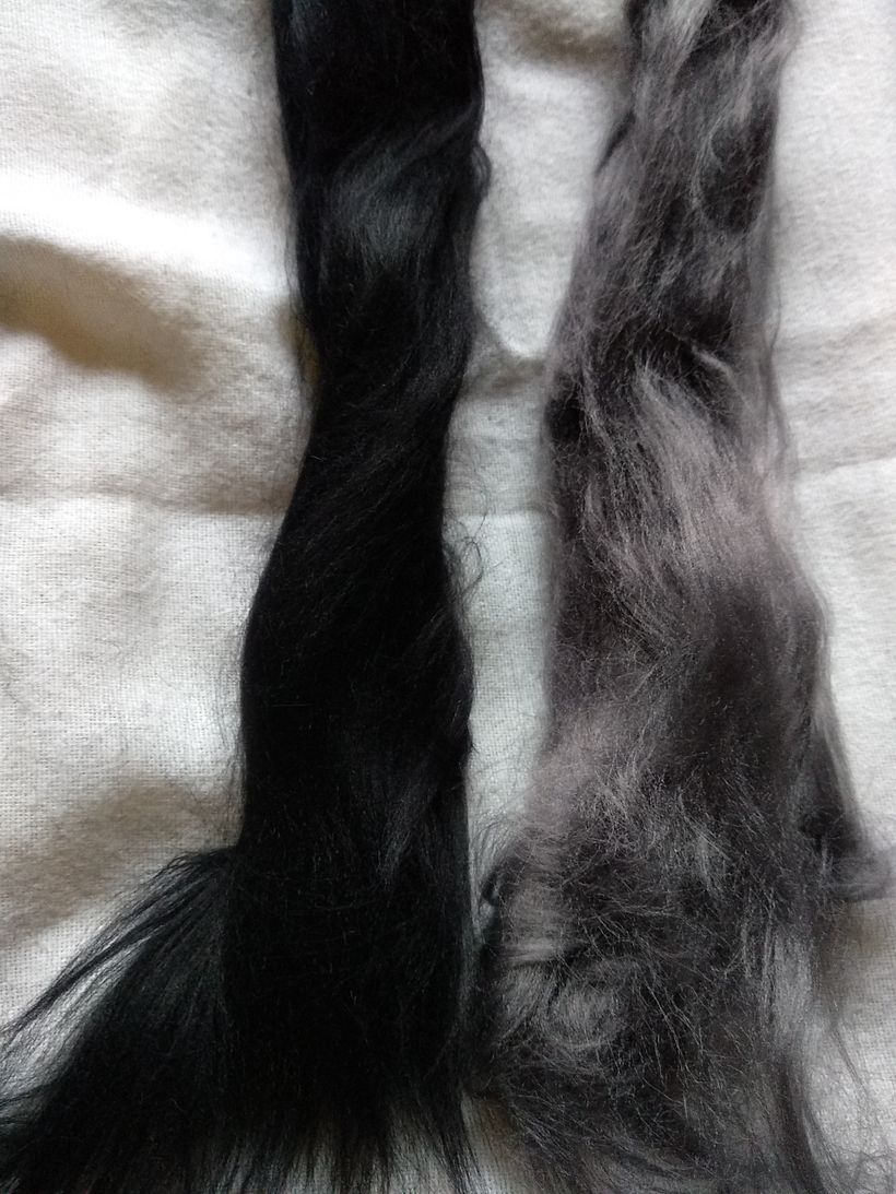 Experimentei um novo tipo de lâ: Viscose. Para obter a cor da núvem misturei estas dias cores.