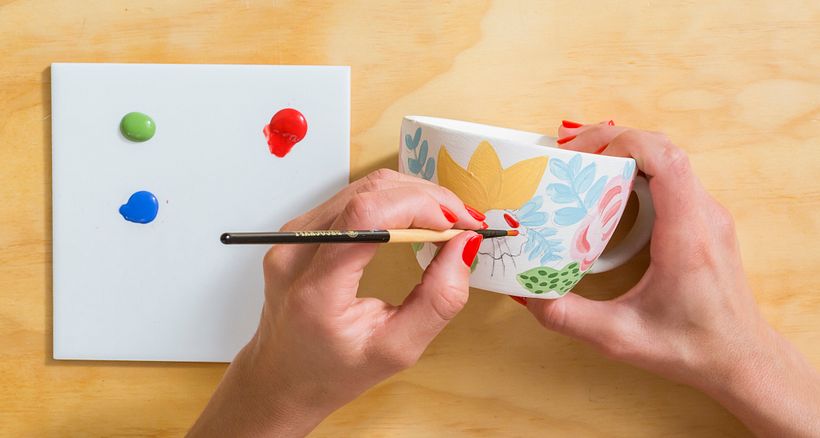 Aplicación del bajocubierta sobre tazas