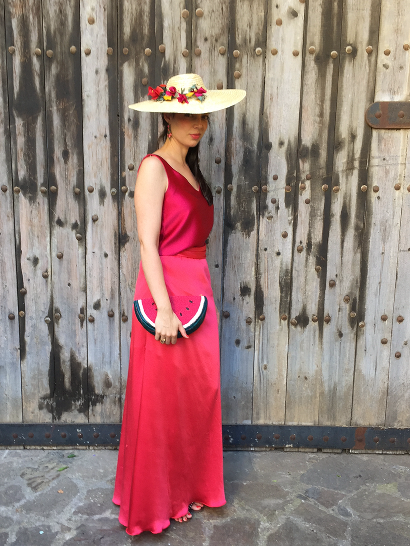 Pamela invitada con flores handmade