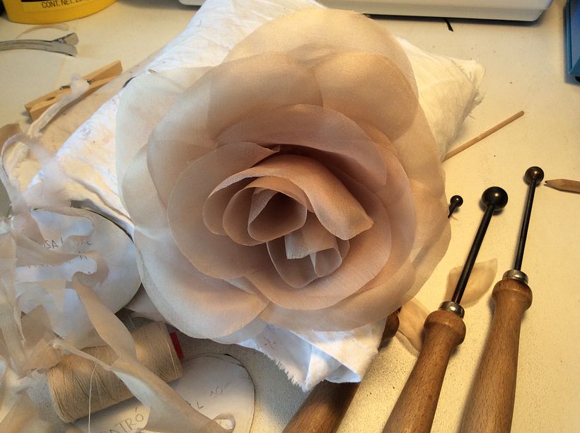 Flor de seda hecha a mano 100% hand made