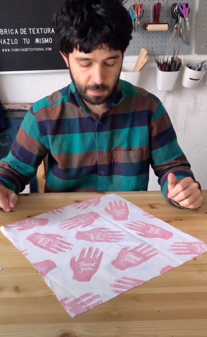 Pañuelo estampado con baren. 