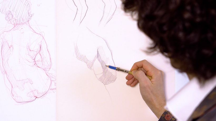 Crea zonas de sombras.