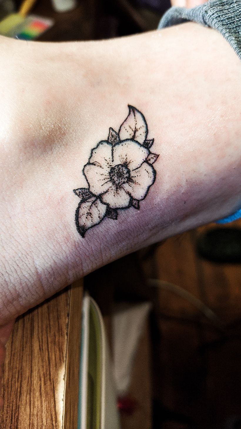 Mi Proyecto del curso: Tatuaje botánico con puntillismo 2