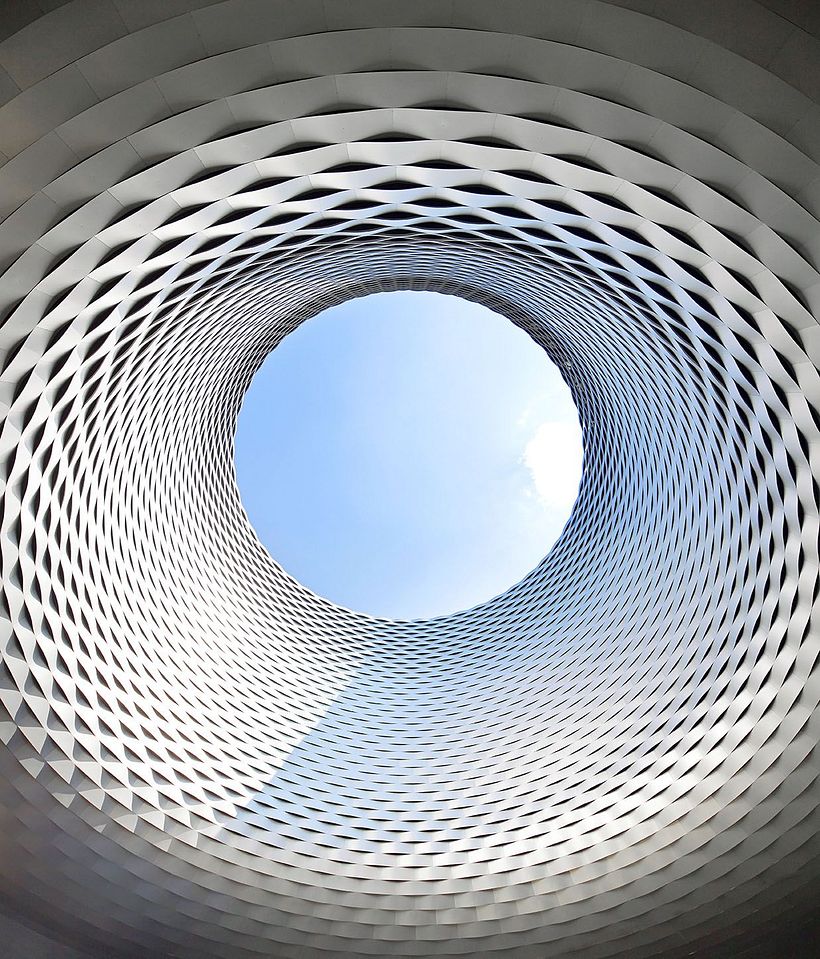 "Sinofuturismo (1839–2046)”, unensayo referencia del futurismo, de Lawrence Lek.