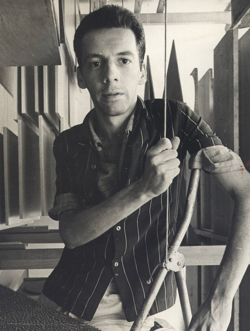 Visual artist Hélio Oiticica.