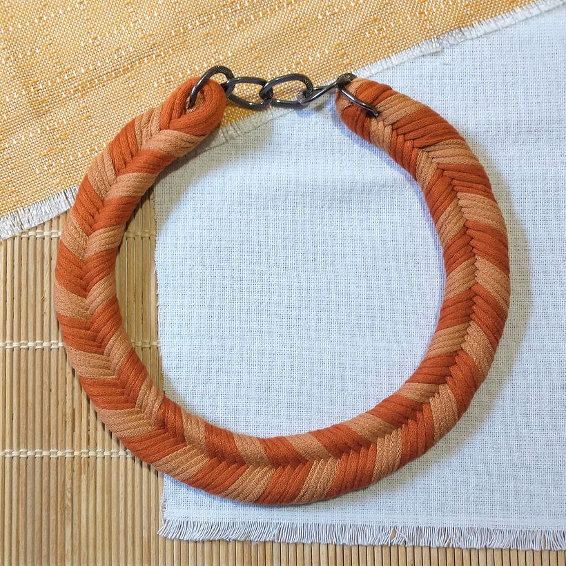 colar laranja e amarelo ser.ellen