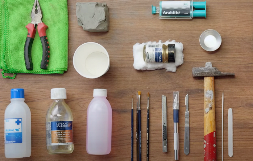 Los materiales a utilizar para restaurar cerámica los puedes ver en el curso de Clara.