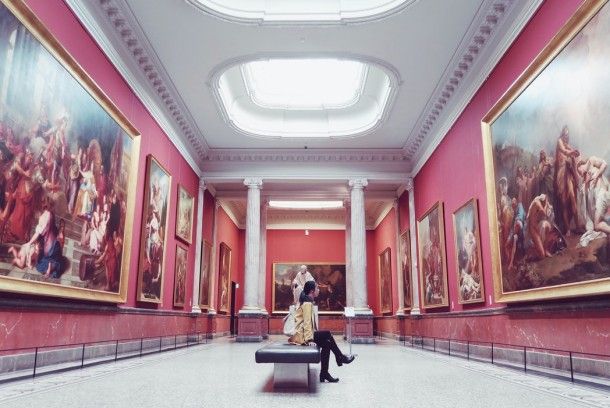 How do you visit a museum correctly? Foto: Unsplash.