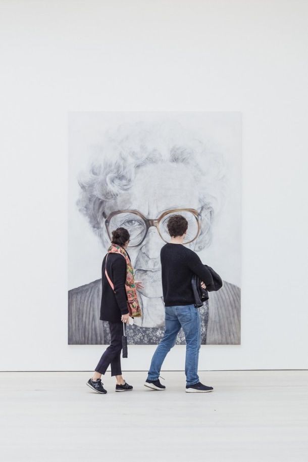 Choose the right friend to visit an exhibition with. Photo: Ryan Stefan for Unsplash.