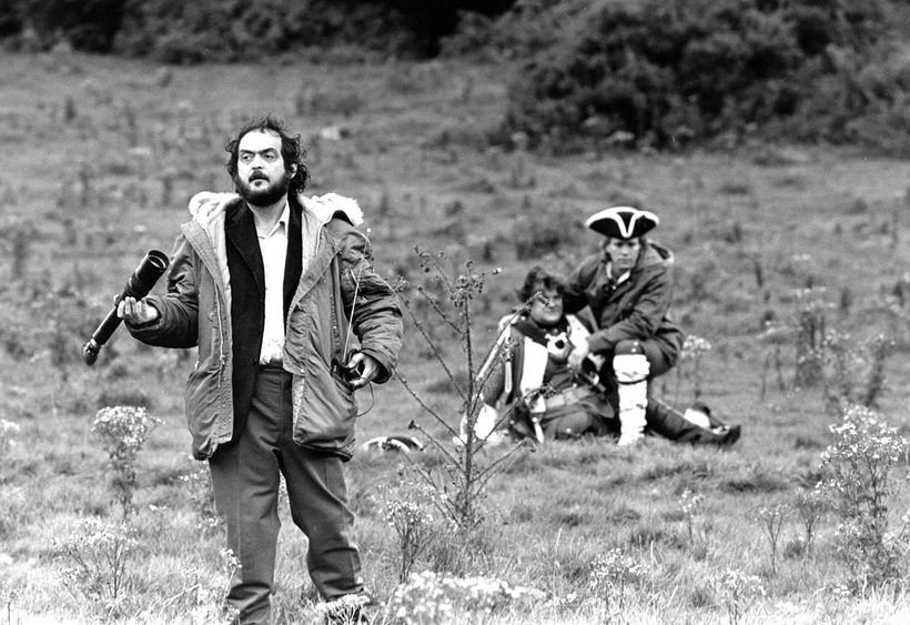 Stanley Kubrick en el rodaje de “Barry Lyndon”. Foto de American Cinematographer.