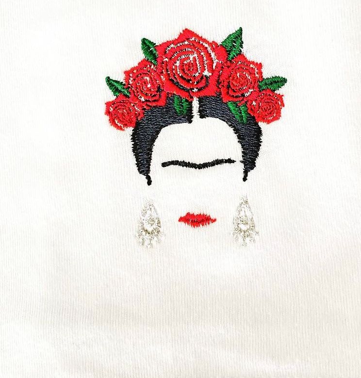 Frida y las rosas