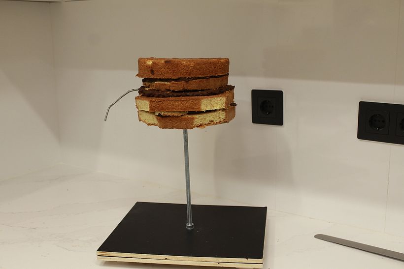 Empieza el montaje del cuerpo de la escultura