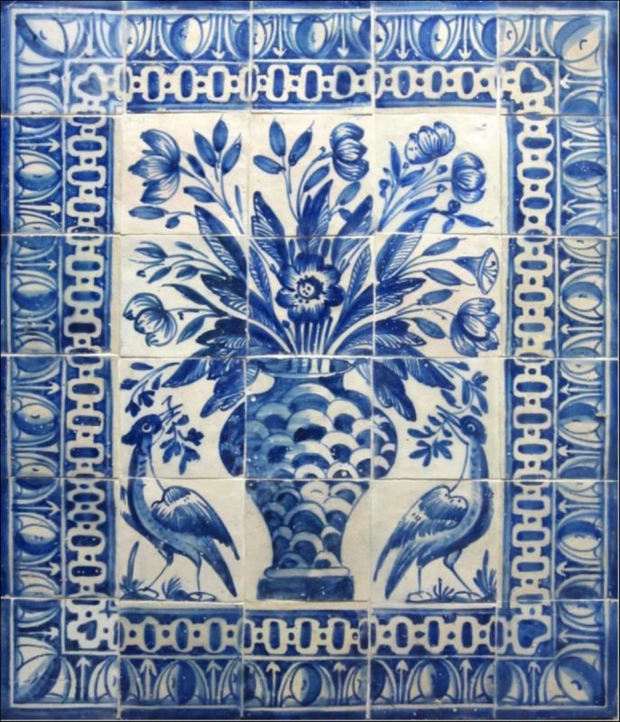An example of albarrada tiles.