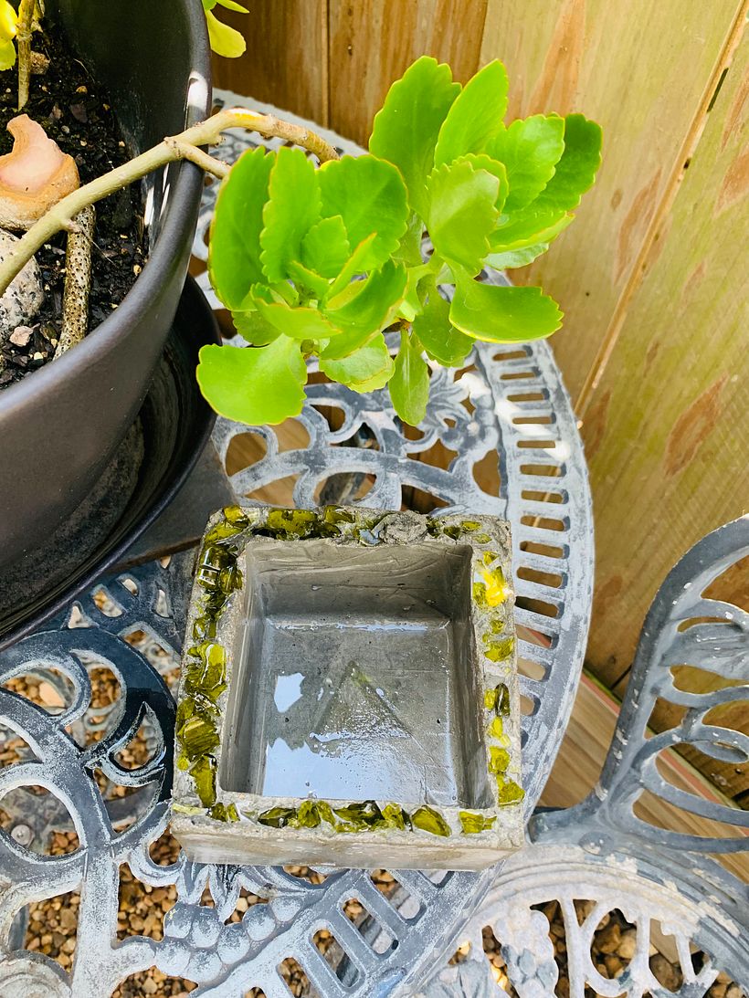 Mi Proyecto del curso: Creación de muebles en concreto para principiantes 3