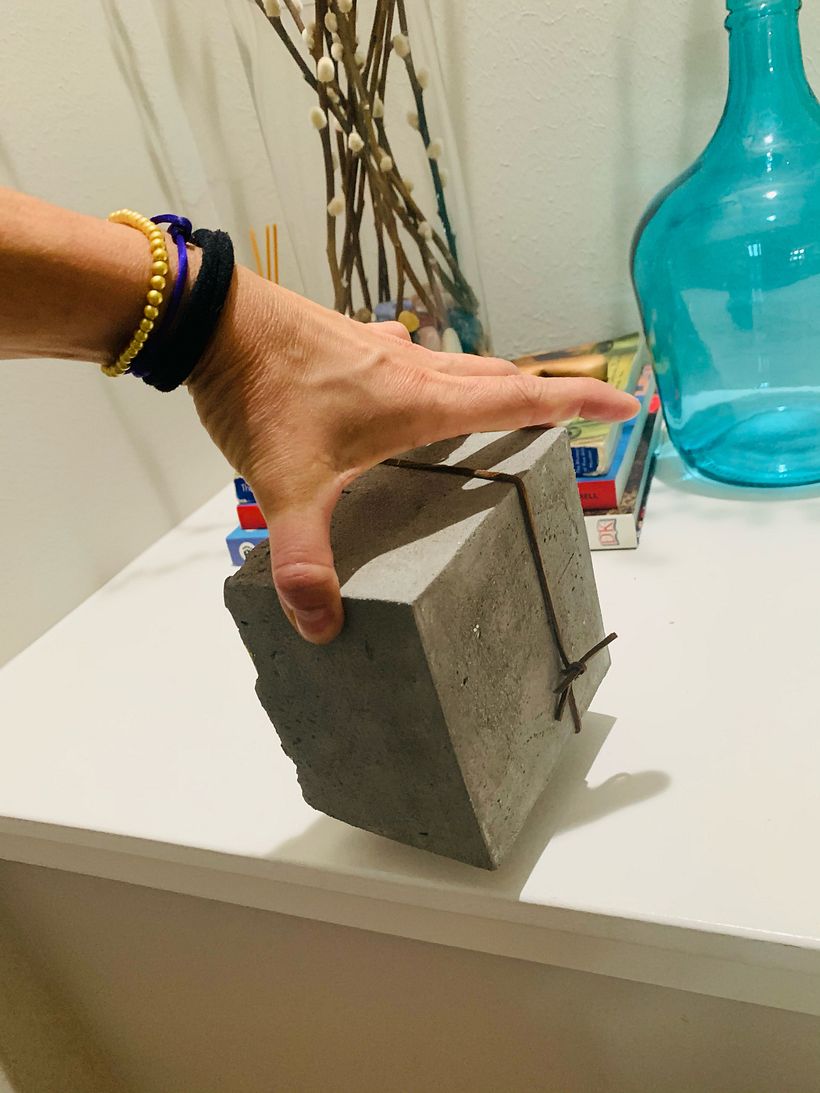 Mi Proyecto del curso: Creación de muebles en concreto para principiantes 5