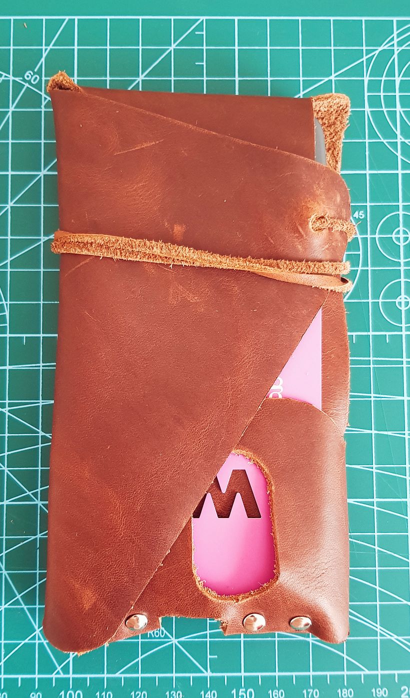 Seam-Free Leather Accessories 4