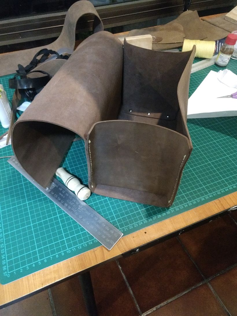 Mi Proyecto del curso: Creación de bolsos de cuero artesanales para principiantes 7