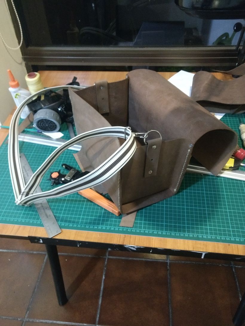 Mi Proyecto del curso: Creación de bolsos de cuero artesanales para principiantes 8