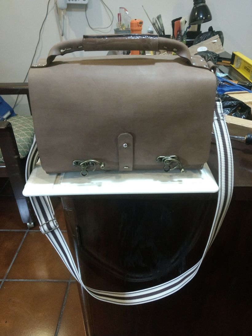 Mi Proyecto del curso: Creación de bolsos de cuero artesanales para principiantes 12