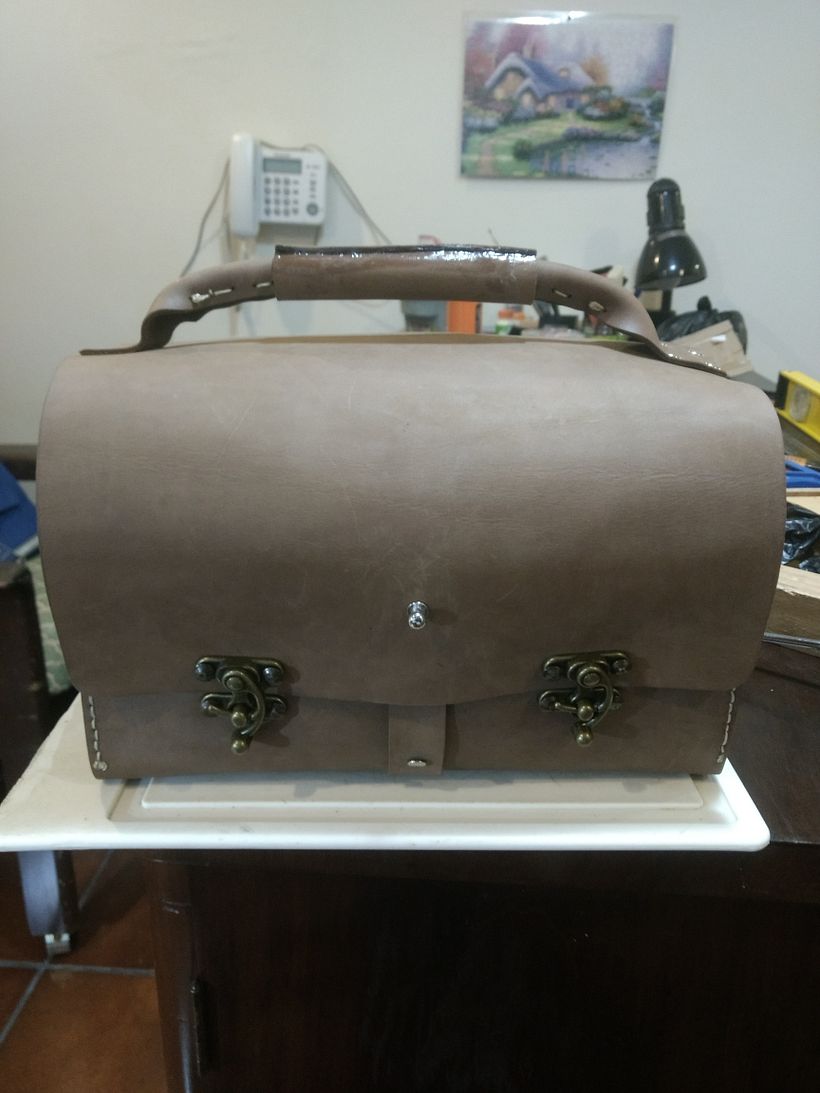 Mi Proyecto del curso: Creación de bolsos de cuero artesanales para principiantes 13